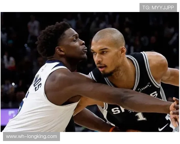 火箭主场迎战马刺年轻阵容激烈对决掀起新赛季焦点之战 火箭主场迎战马刺年轻阵容激烈对决掀起新赛季焦点之战